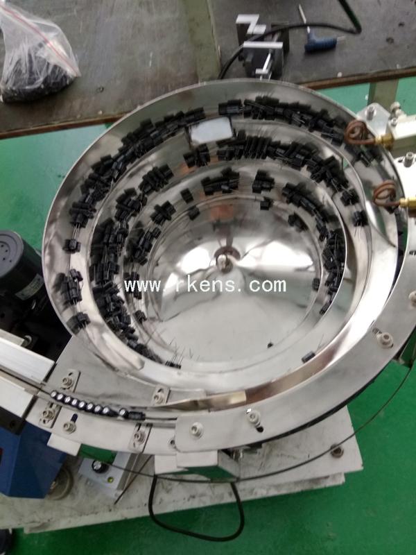 Factory loose radial lead capacitor cutting machine, cut capacitor leg machine